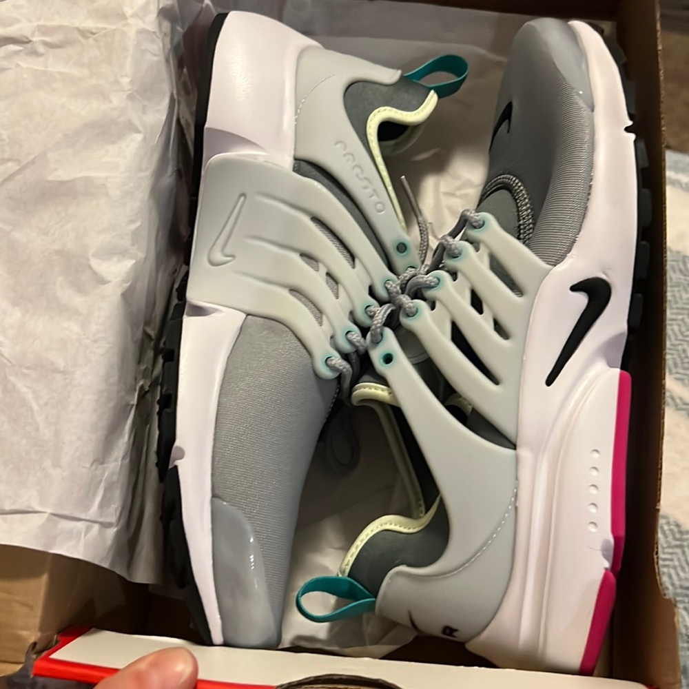 WOMENS NIKE PRESTO